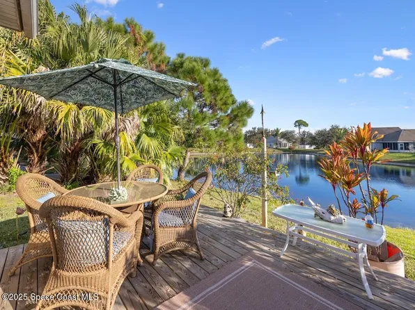 221 Briarcliff Cir, Sebastian, FL 32958