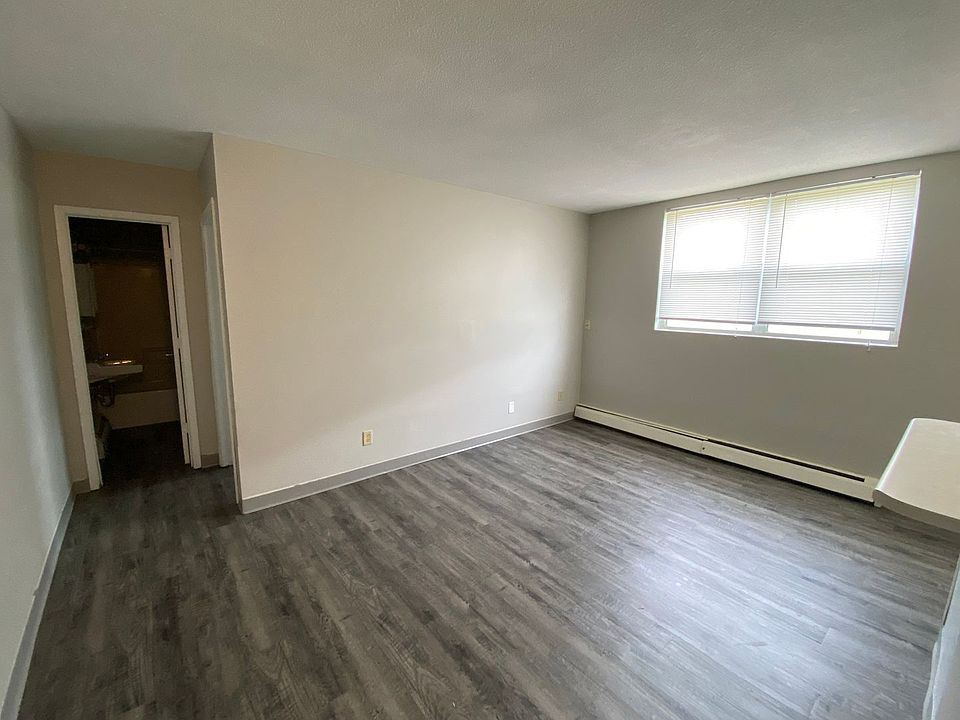 1st image of 222 NW College Ave #4