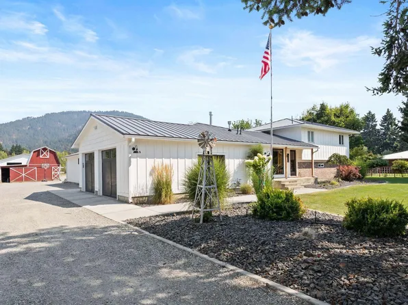 7472 N 15th St, Dalton Gardens, ID 83815