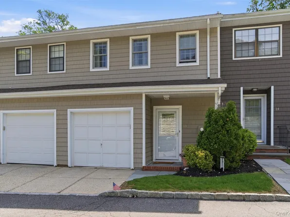 13 Pine Street, Huntington, NY 11743