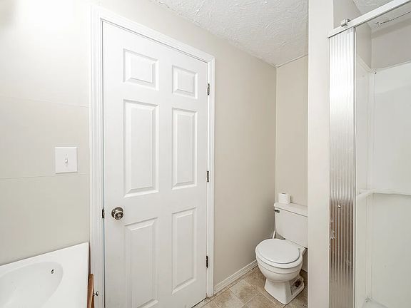 4th image of 3825 W 25th St #46011