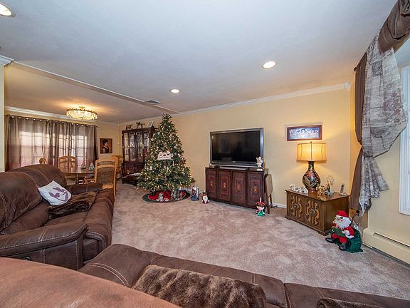 4th image of 4088 Briarwood Ave