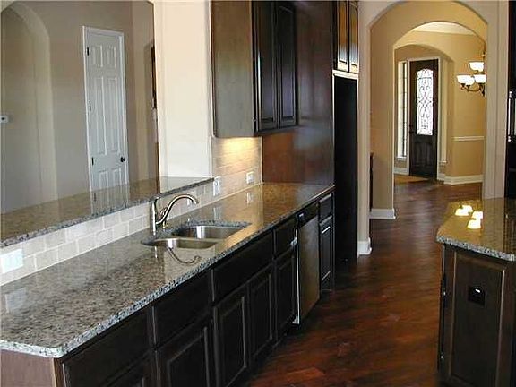 5th image of 715 Canyon Springs Dr