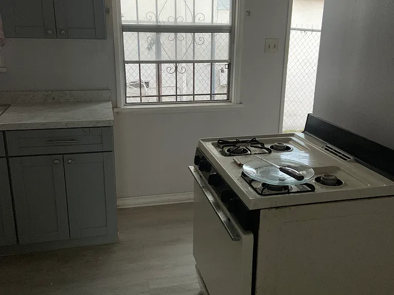 11240 S Normandie Ave #3 — Photo 8