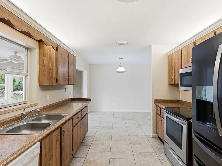 7302 Santa Clara Blvd — Photo 11