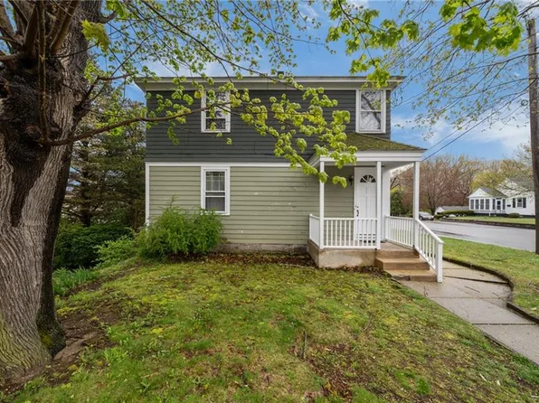 8 Perkins Ave, Westerly, RI 02891