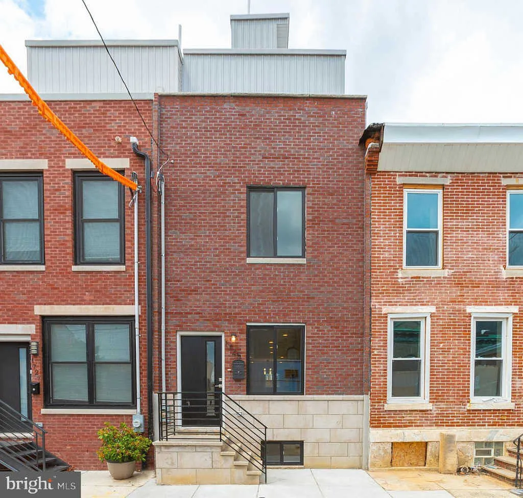 1725 Fernon St photo 1