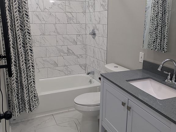 4th image of 1011 N Grand St