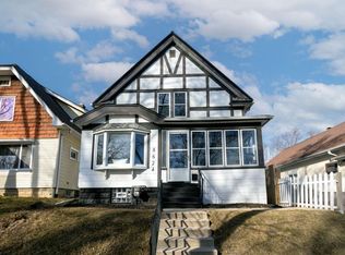 8624 W Maple St, West Allis, WI 53214