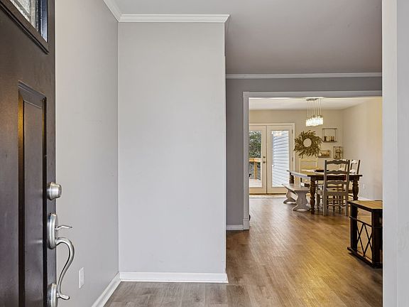 4th image of 9042 Carolyn Way