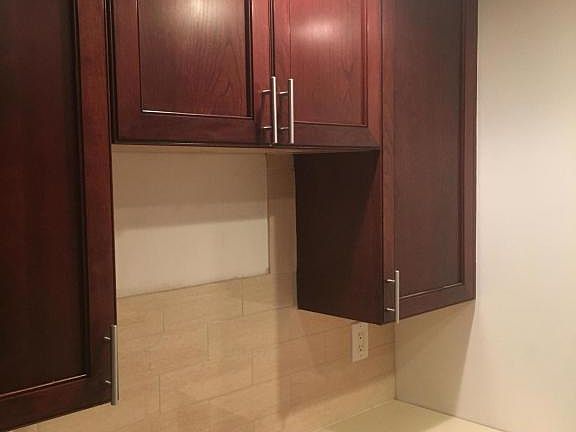 5th image of 17 Gadsen Pl APT 1E