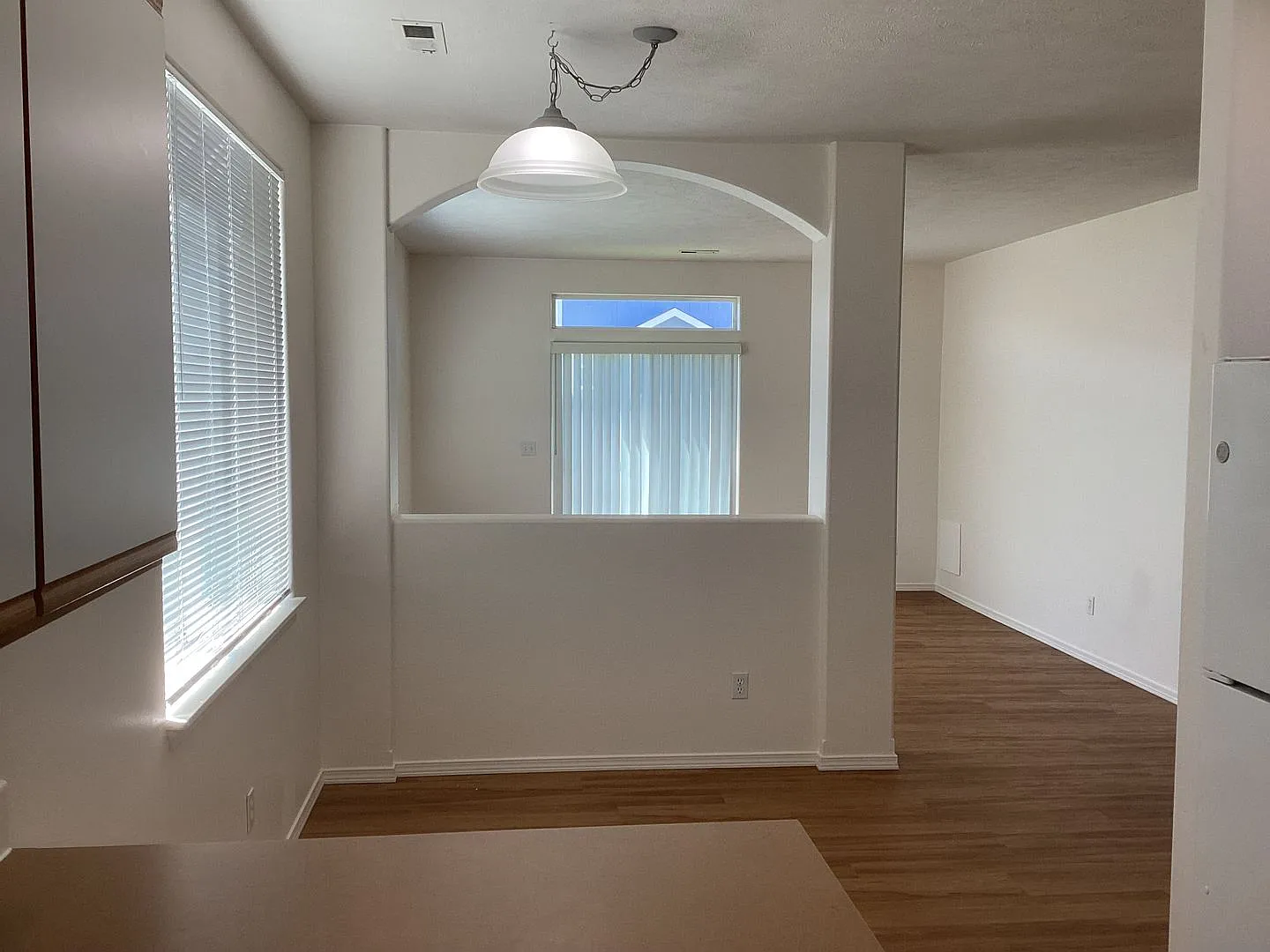 Fully updated 3Bedroom, 2bath Airway Rancher - Available NOW! — Photo 4
