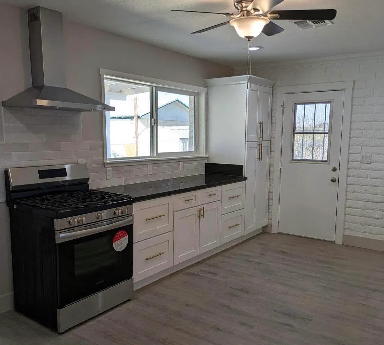 3 bed, 1272 sqft, $1,650 — Photo 2