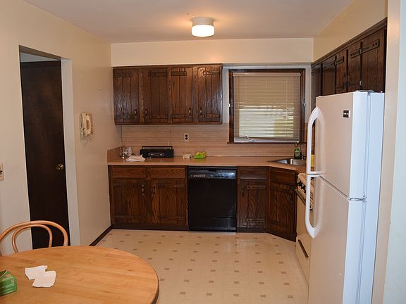 3rd image of 23 Barnum Ave.