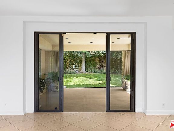 5th image of 1121 La Collina Dr