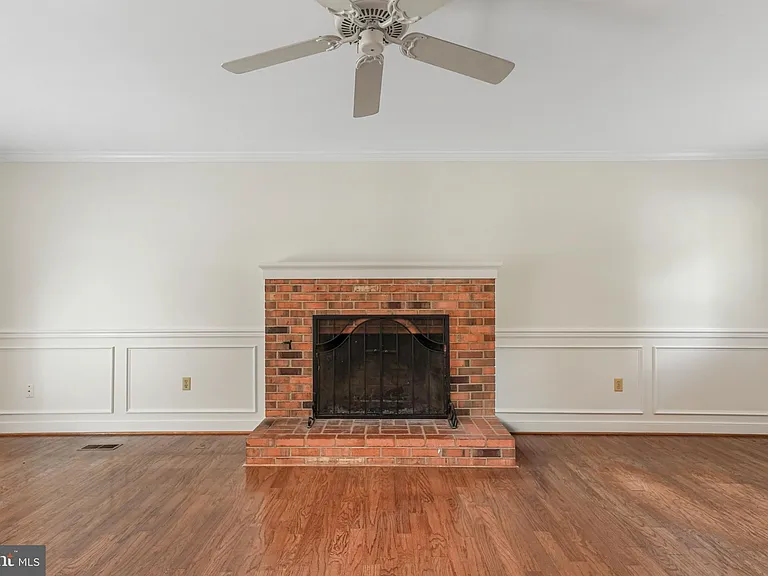 629 Lancaster St — Photo 14