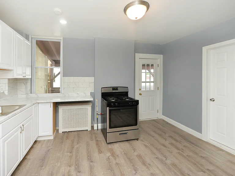 22 Prospect St #3 — Photo 5