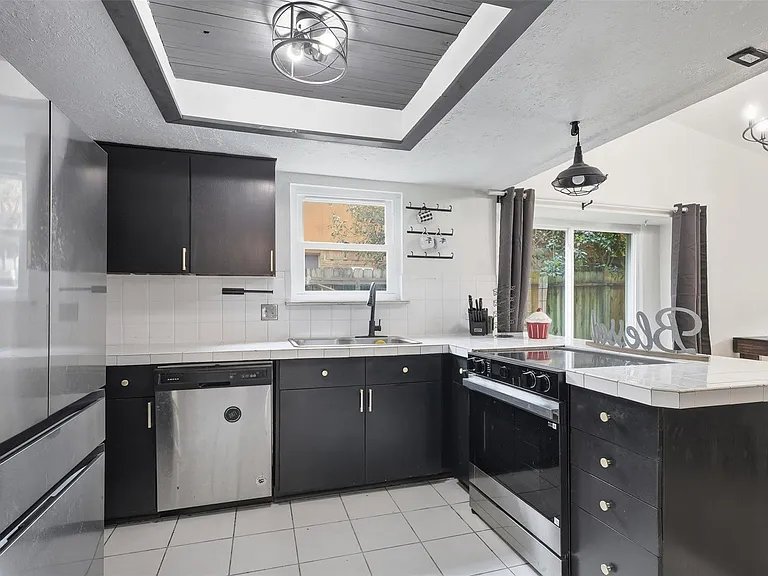 17211 Camberwell Green Ln — Photo 5