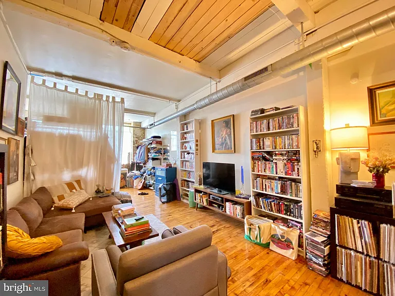 14 W Harvey St #16-2W — Photo 7