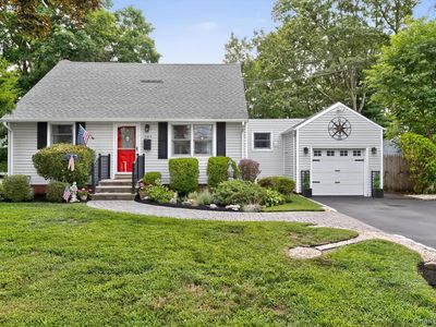 849 Udall Road, West Islip, NY, 11795