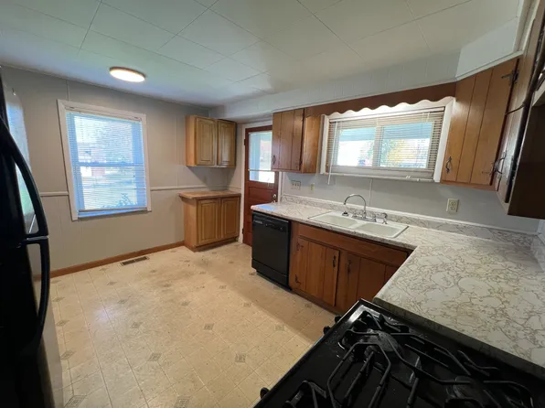 342 Crawford Ave, Star City, WV 26505