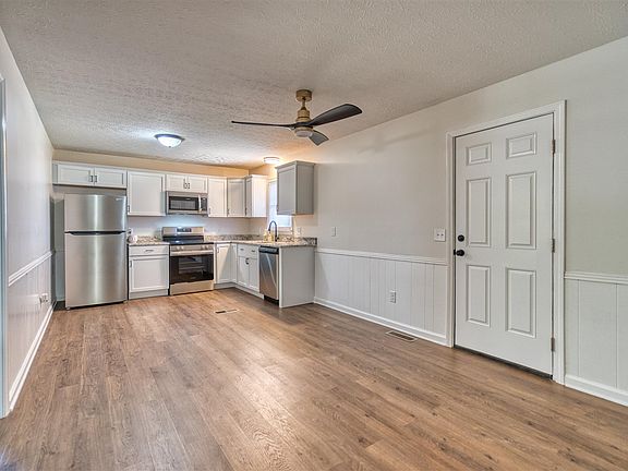 5th image of 3292 Plano Rd