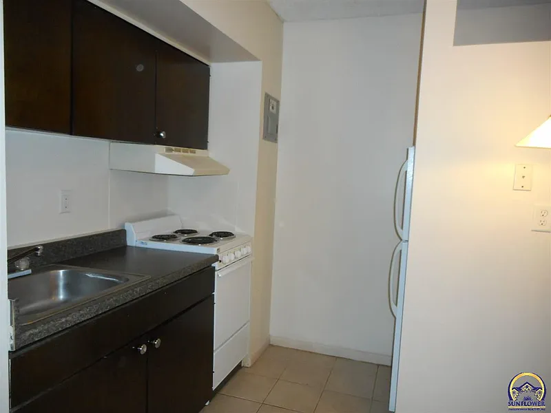 Oakwood Apartments Topeka Ks Zillow