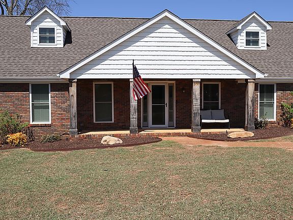 2nd image of 212 Woodstock Dr
