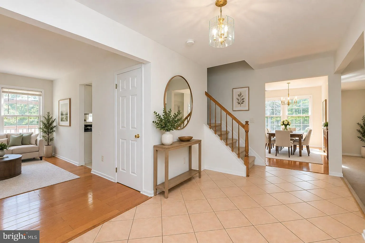 4 bed, 2.5 bath, 2544 sqft, $4,200 — Photo 4