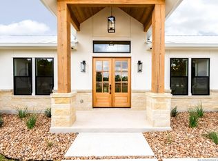 456 Rio Azul Dr, Pipe Creek, TX 78063