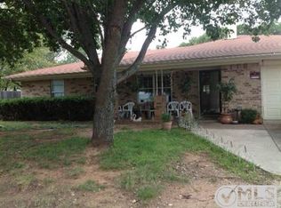 136 Dennis Dr, Azle, TX 76020
