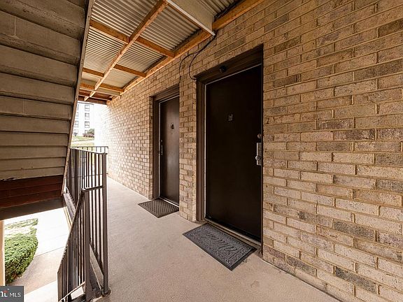 3rd image of 6137 Edsall Rd APT I