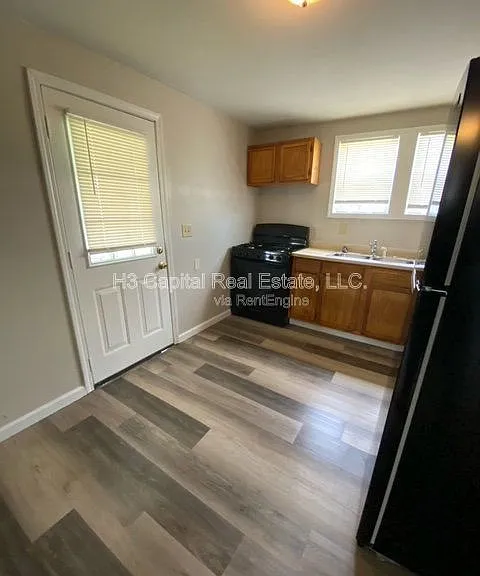 1693 Market St — Photo 19