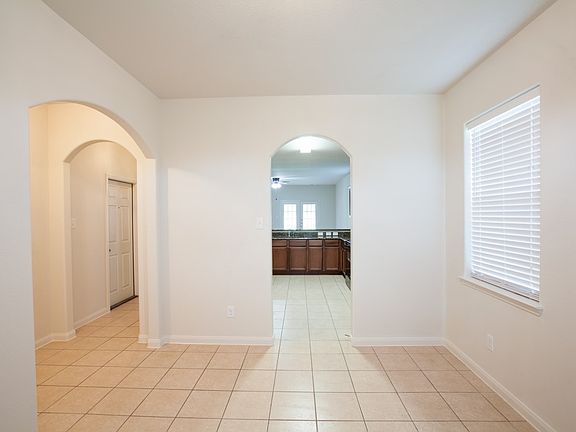 3rd image of 128 Tennyson St