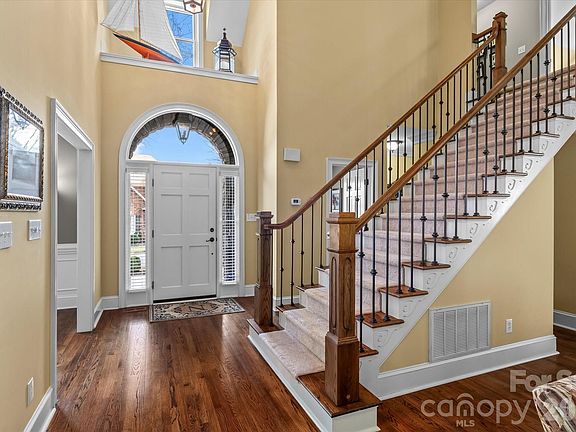4th image of 7618 Vistaview Dr