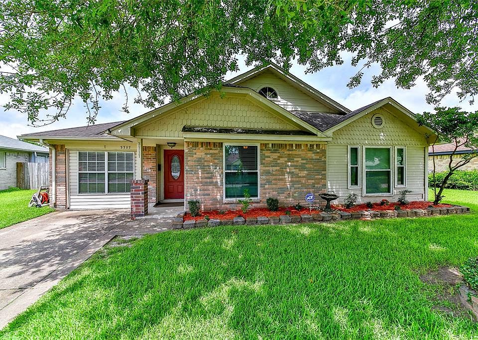1st image of 3717 Clover Ln