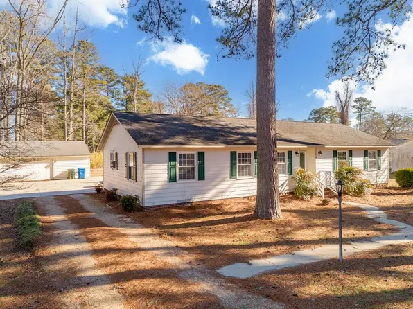 26208 Wills Cir, Courtland, VA 23837