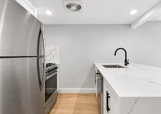 Kitchen, photo 1