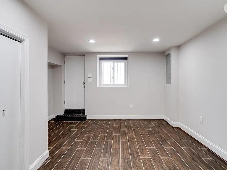442 N Linwood Ave — Photo 18