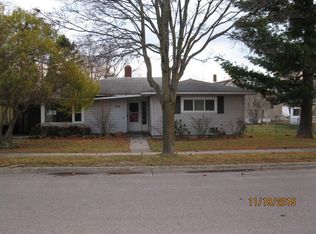 724 S 8th Ave, Alpena, MI 49707