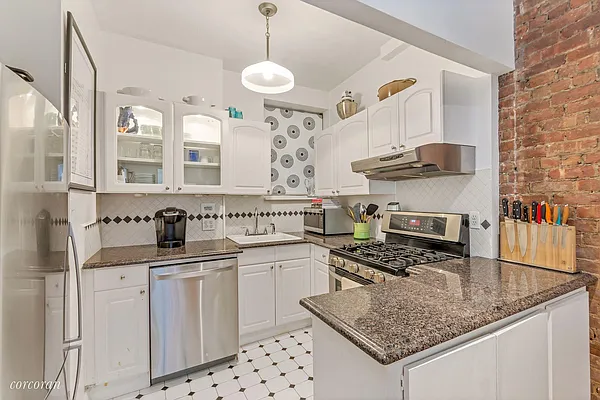 Sold by Corcoran | media 4