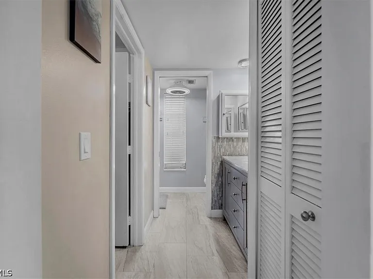 108 SE 47th St #102 — Photo 29