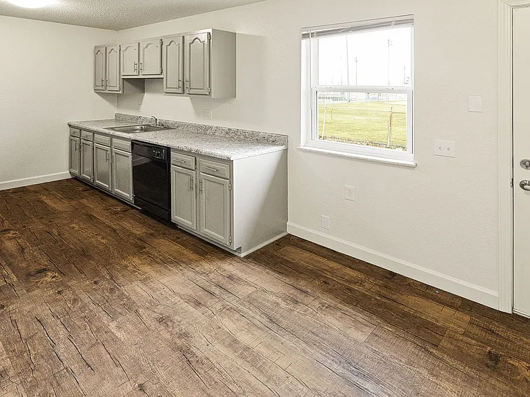 Metro Apartments At Bethalto — Photo 55