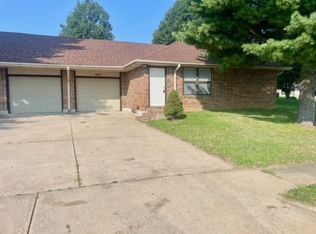 3027 N Pickwick Ave, Springfield, MO 65803
