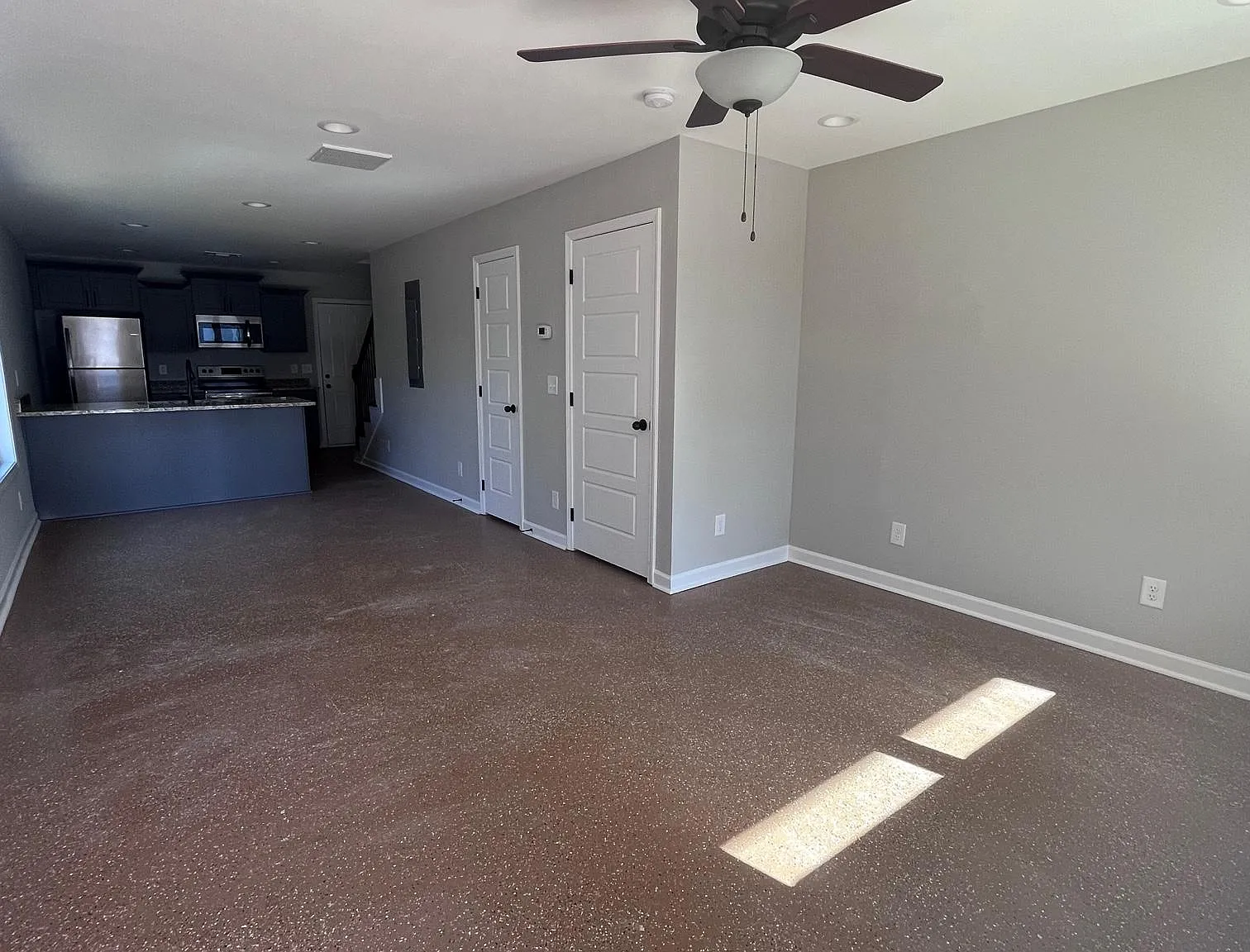 2 bed, 1.5 bath, 900 sqft, $1,445 — Photo 2