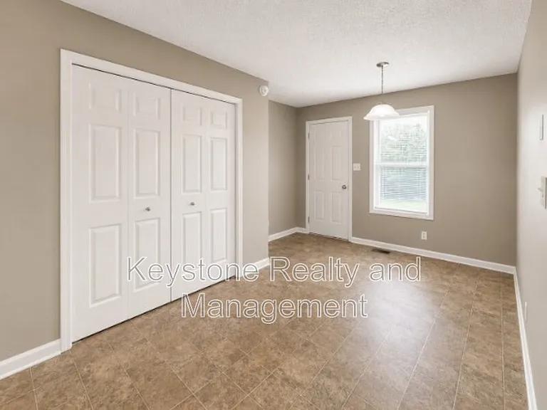 1920 Timberline Cir — Photo 6