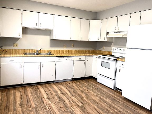 5th image of 718-720 E Northfield Blvd