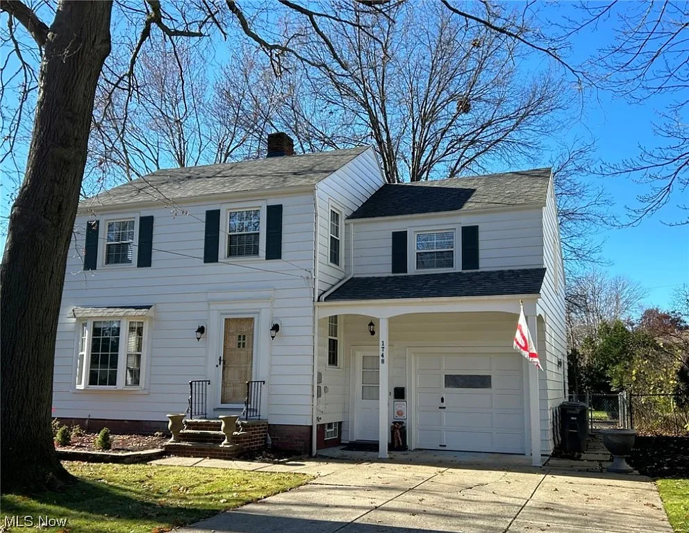 1748 Sunview Rd photo 1