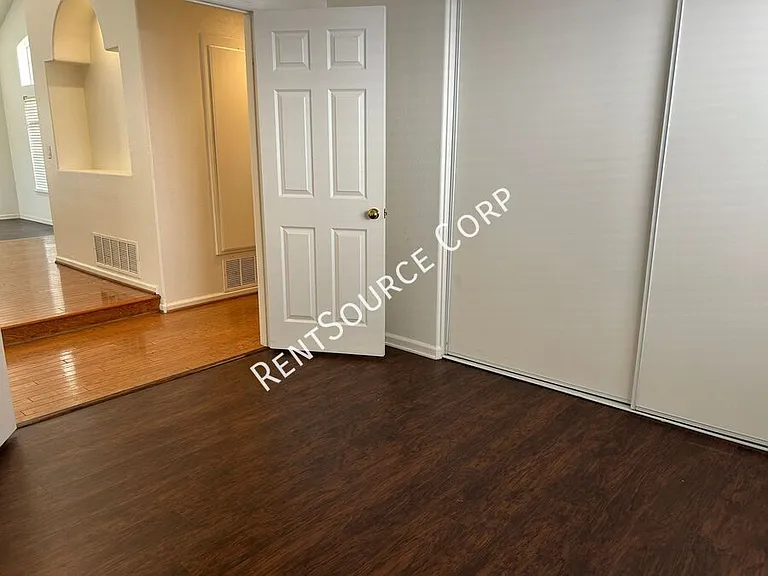 3210 Lantana Ct — Photo 8