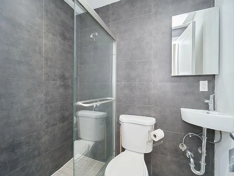 207 N 6th St #4R — Photo 17